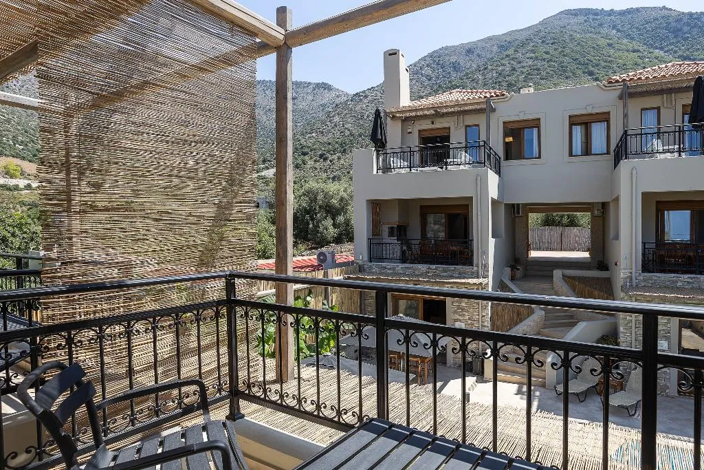VILLA CAPACITY 6 THREE BEDROOM Room, Pantheon Villas & Suites, Crete