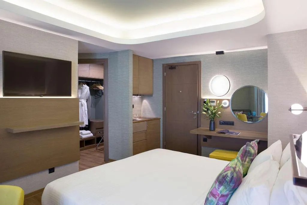 Room, ZEUS Essence Wyndham Athens Residence, Athens