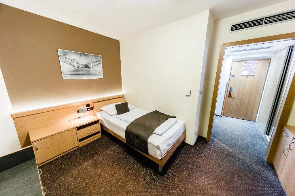 SINGLE STANDARD Room, Archibald City, Prague