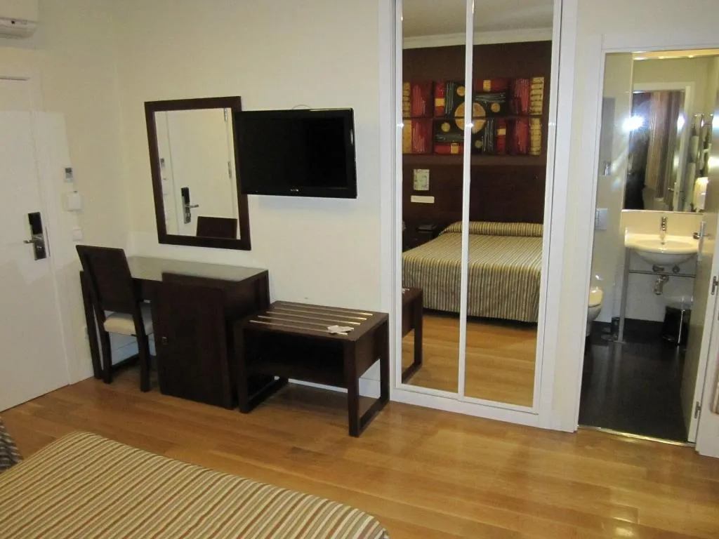 Room, Hostal Sol Square Madrid, Madrid