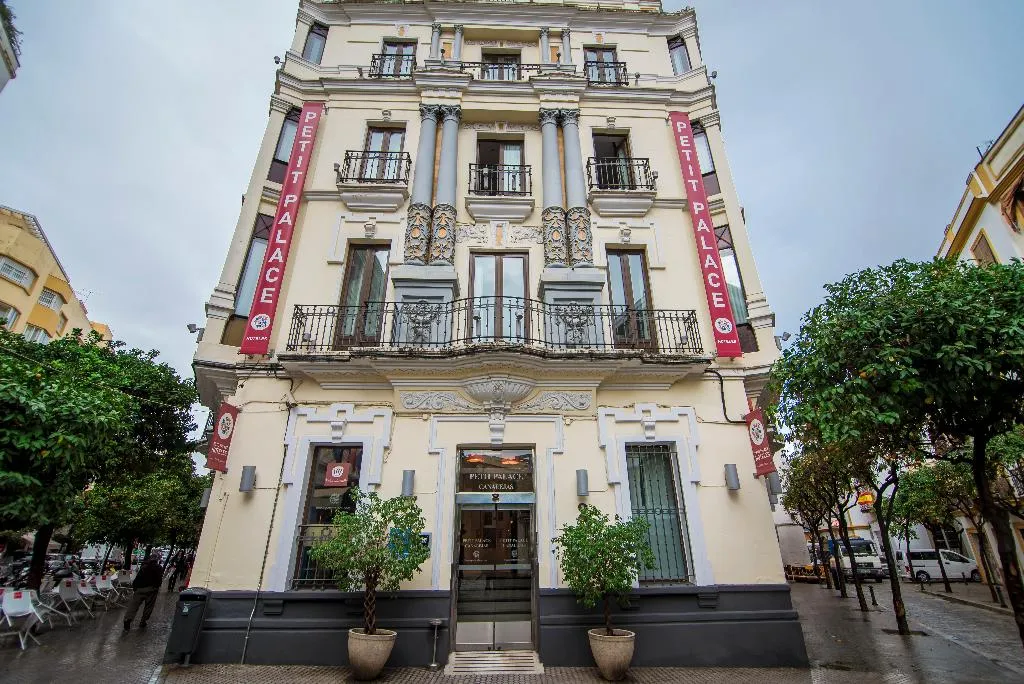 General view, Petit Palace Canalejas, Seville