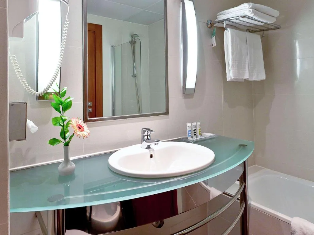 DOUBLE PREMIUM Room, Mercure Lisboa Hotel, Lisbon