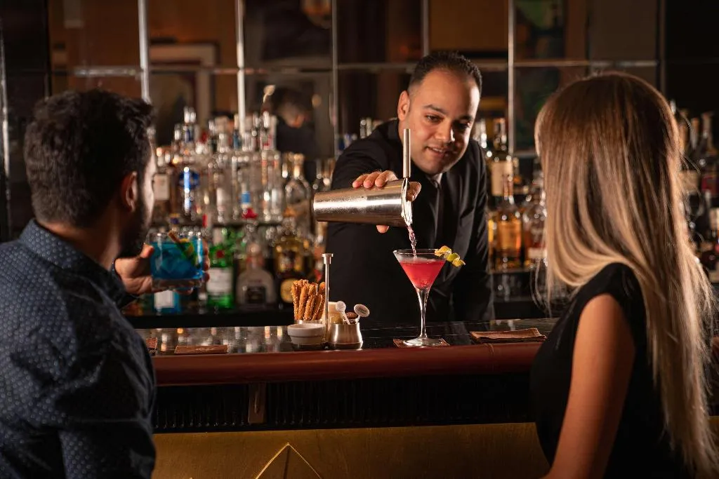 Bar, Kempinski Nile Hotel Garden City Cairo, Cairo