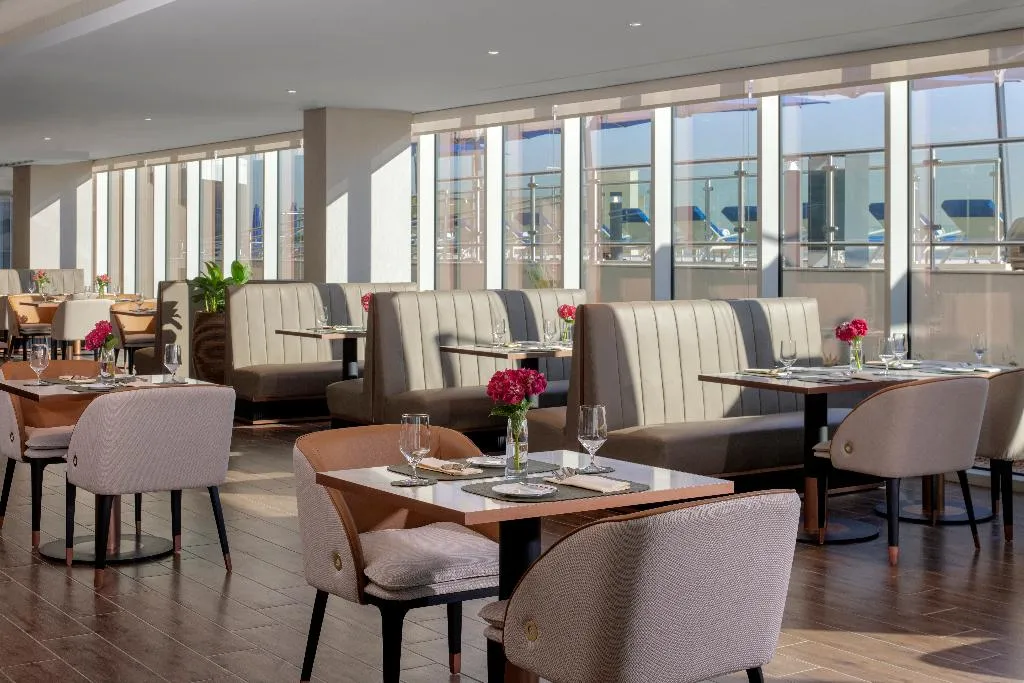 Restaurant, Avani Plus Palm View Dubai Hotel and Suites, Dubai