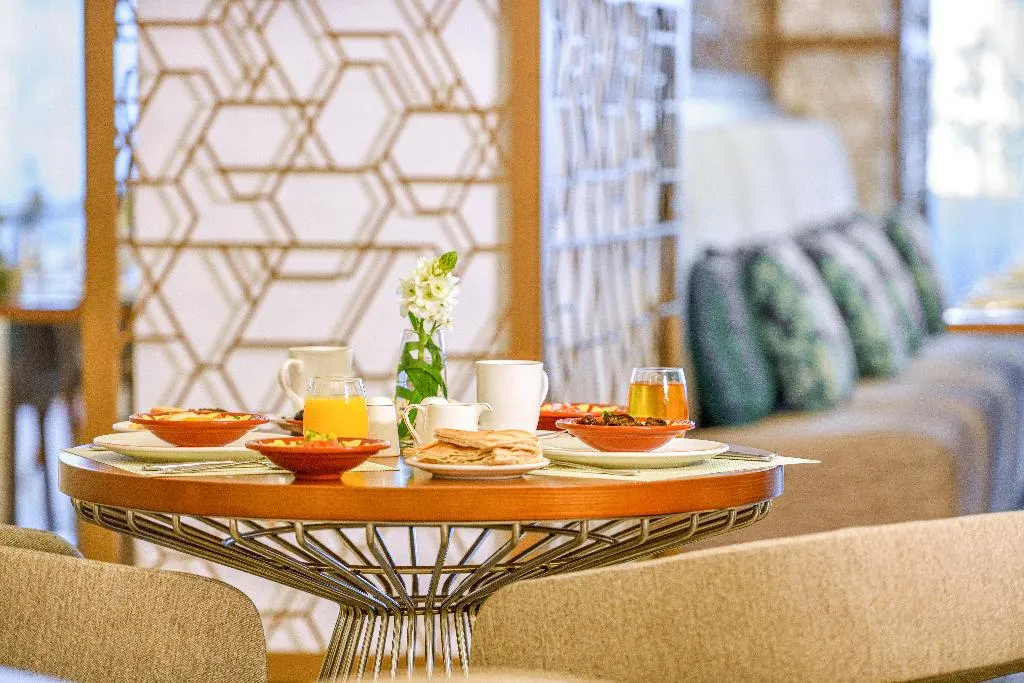 Restaurant, Grand Mercure Dubai City, Dubai