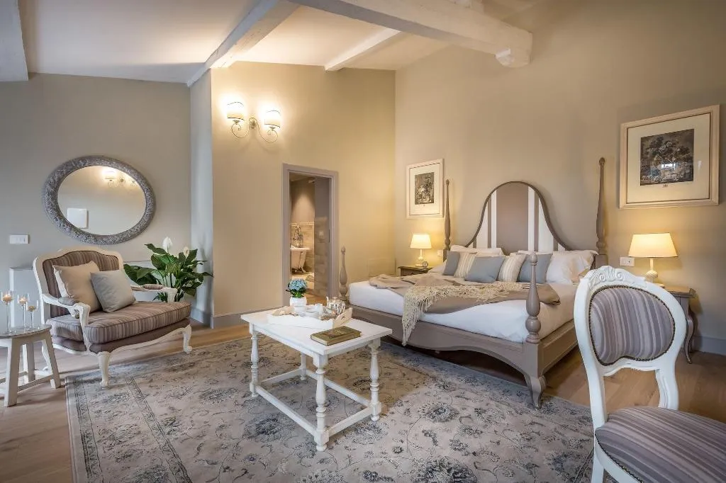 Room, Palazzo Ridolfi, Florence