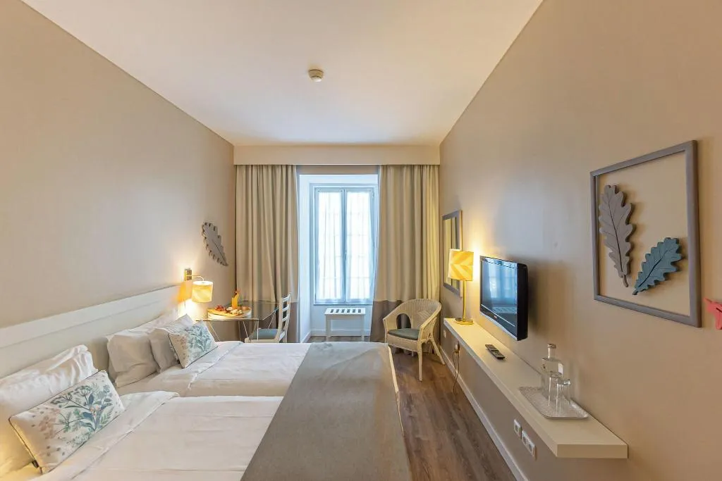 Room, Aguas do Geres, Porto