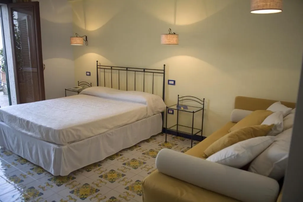 DOUBLE SUPERIOR Room, Hotel Cetus, Naples