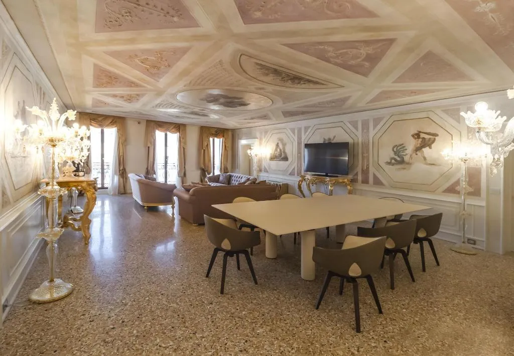 SUITE Presidential Room, Cà Bonfadini Historic Experience, Venice