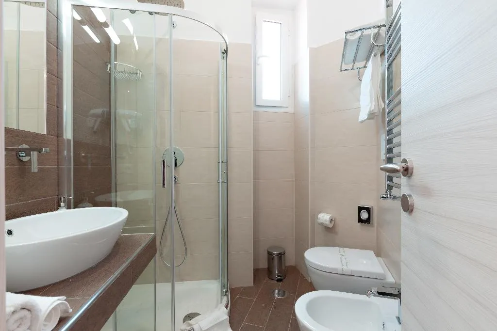 DOUBLE KING SIZE BED Room, Dolce Luxury Rooms, Rome