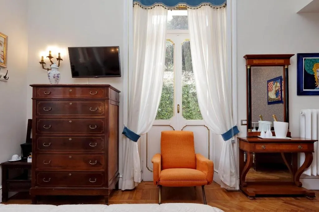 Room, Domus Monamì Luxury Suites, Rome