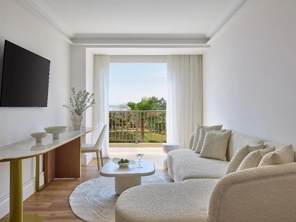 SUITE DELUXE SEA FRONT Room, Grecotel Filoxenia Kalamata, Kalamata
