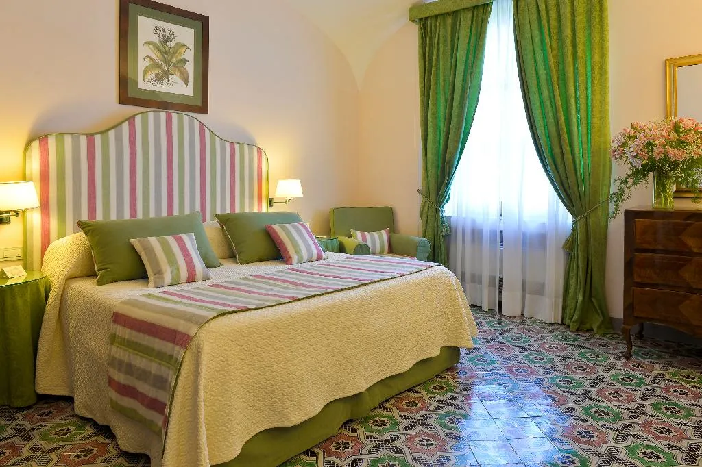 Room, Villa Cimbrone, Naples