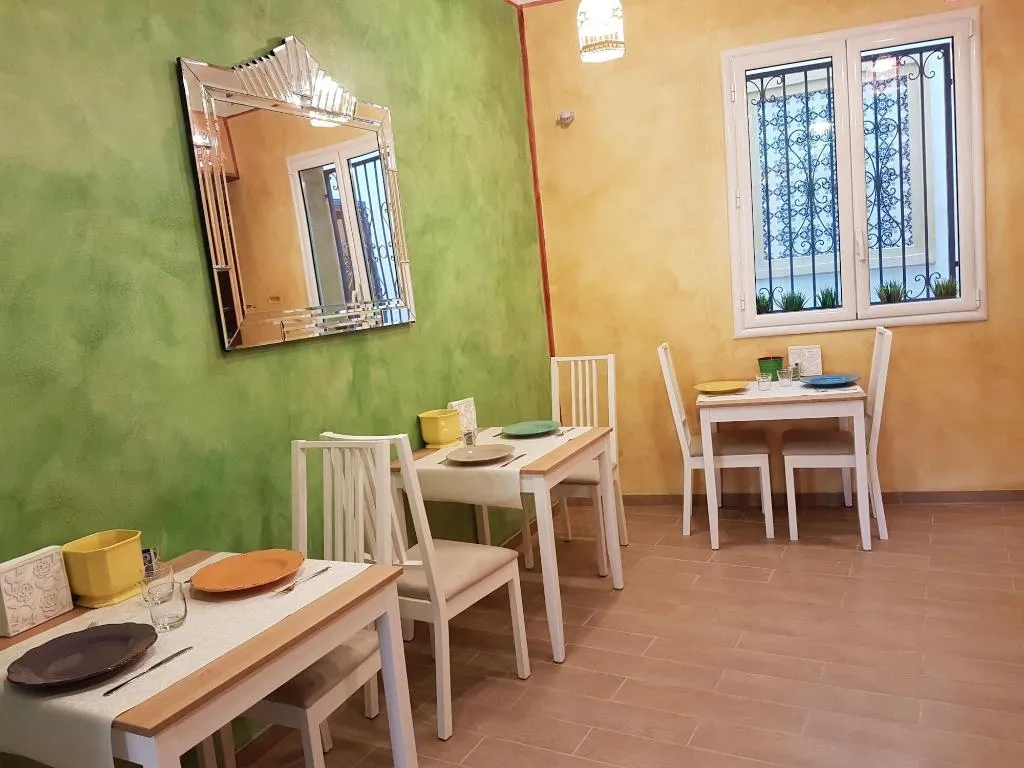 Restaurant, Cortile Sant'Agostino, Palermo