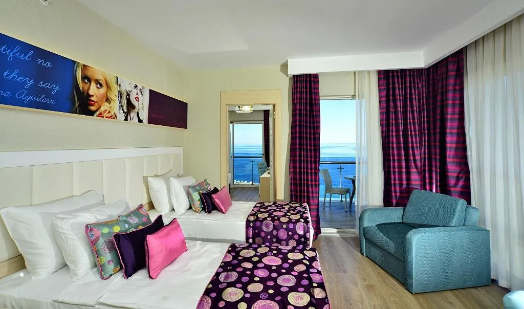 FAMILY ROOM DELUXE SEA VIEW Room, Azura Deluxe Resort & Spa Avsallar, Antalya