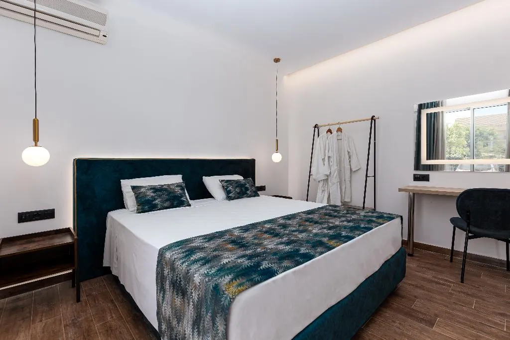 SUITE DELUXE WITH BALCONY Room, Sirocco hotel, Corfu