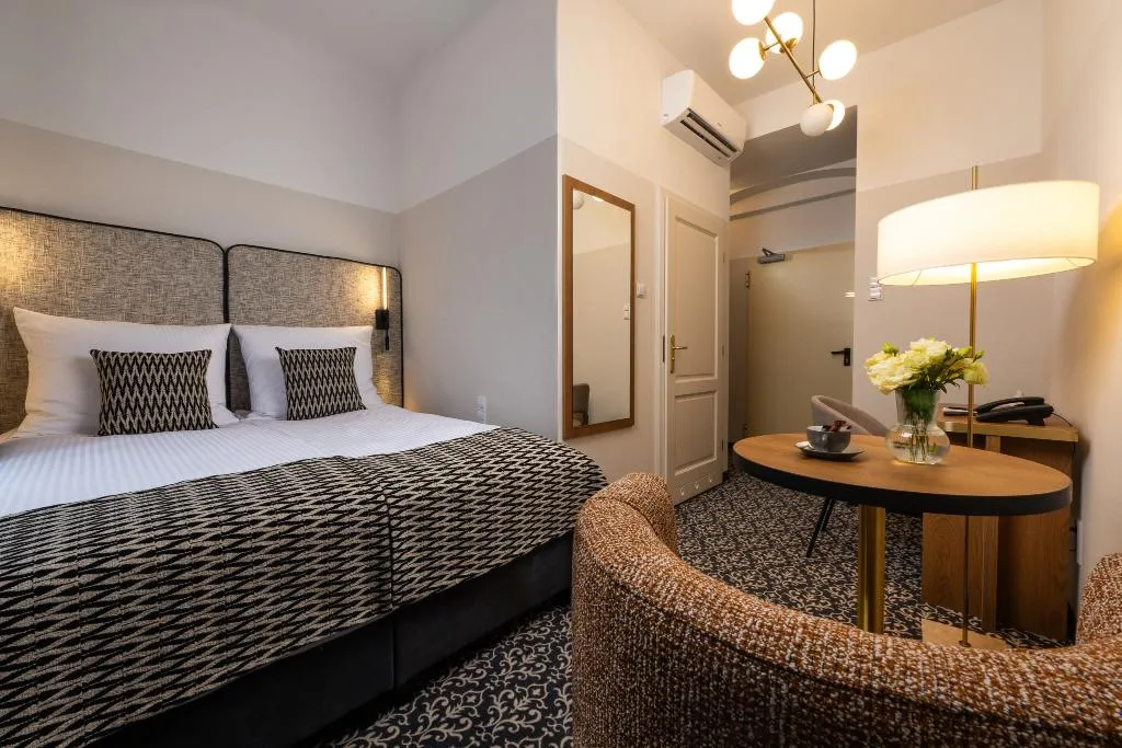 SINGLE STANDARD Room, Palladian Hotel, Krakow