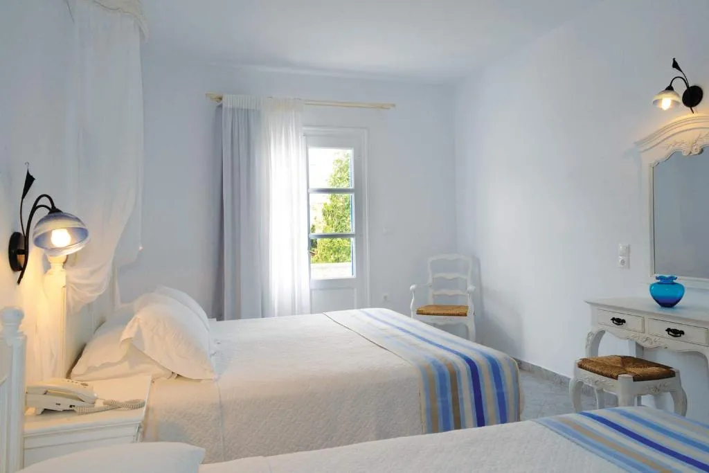 TRIPLE SUPERIOR Room, Kamari Hotel, Mykonos