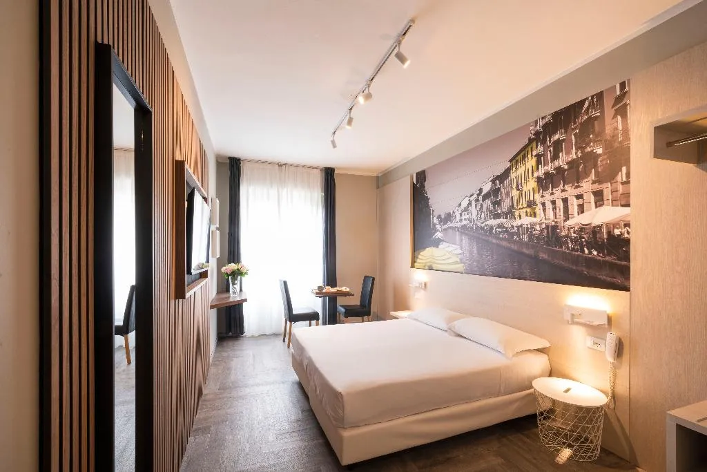 JUNIOR SUITE CAPACITY 3 Room, Kleos Hotel, Milan