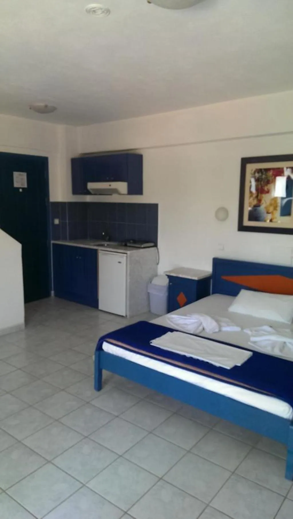 Room, Leonidas Studios & Apartments, Crete