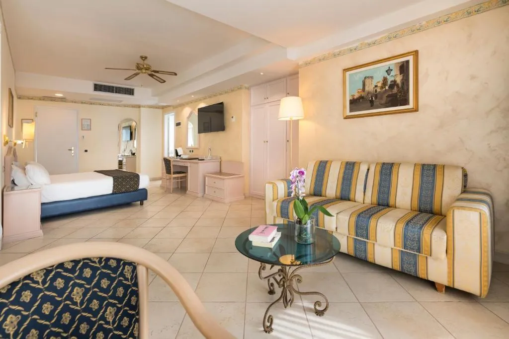 SUITE SEA VIEW WITH BALCONY Room, Sant Alphio Garden Hotel & SPA, Catania