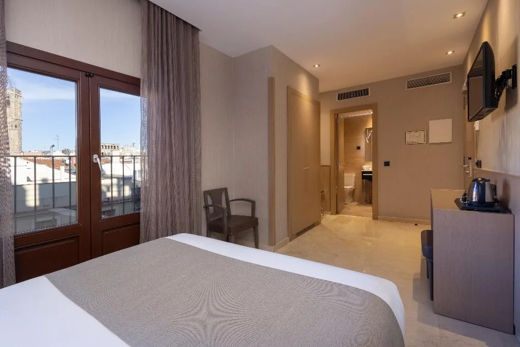 DOUBLE SINGLE USE STANDARD Room, Gran Hotel Barcino 4*S, Barcelona
