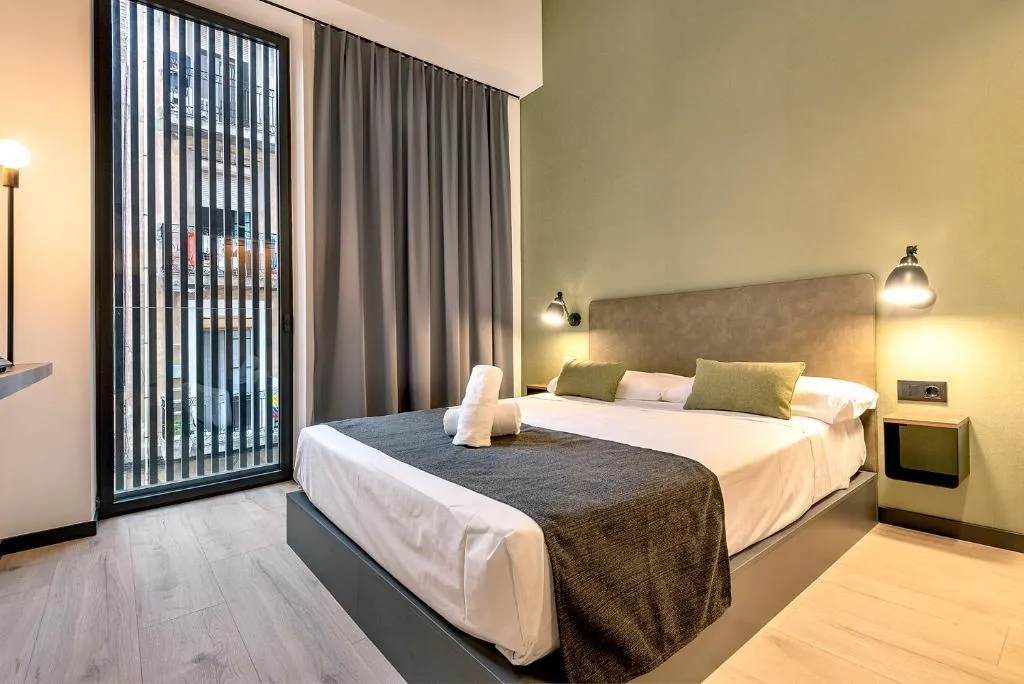 QUADRUPLE STANDARD Room, Hotel Orangine, Barcelona