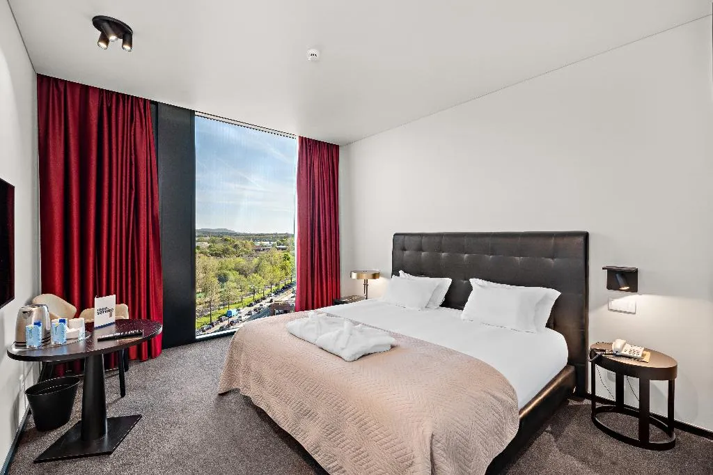 Double or Twin RIVER VIEW Room, Axis Viana Business & Spa, Porto
