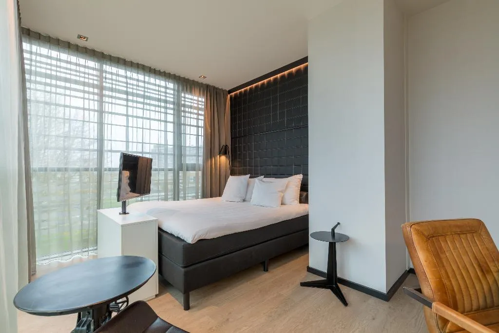 DOUBLE DELUXE Room, Leonardo Hotel Groningen Stadspark, Amsterdam