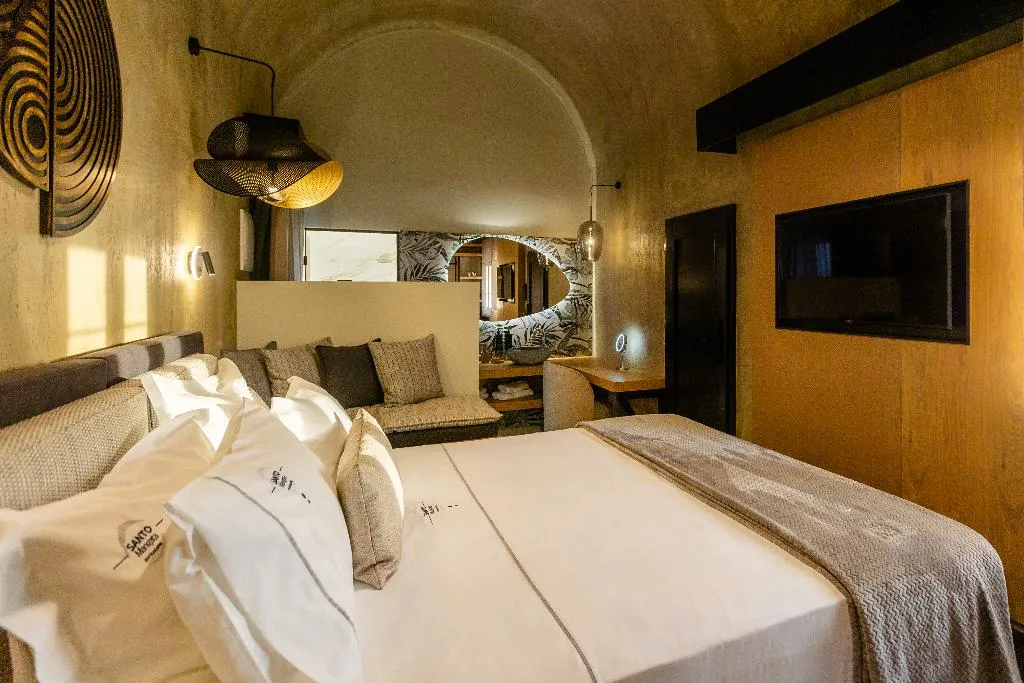 SUITE KING BED WITH JACUZZI Room, Santo Mangata Boutique Hotel & Spa, Santorini