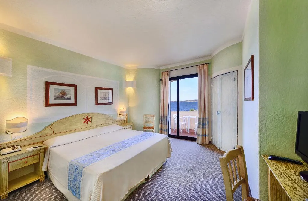 TRIPLE SEA VIEW Room, Grand Hotel Smeraldo Beach, Olbia