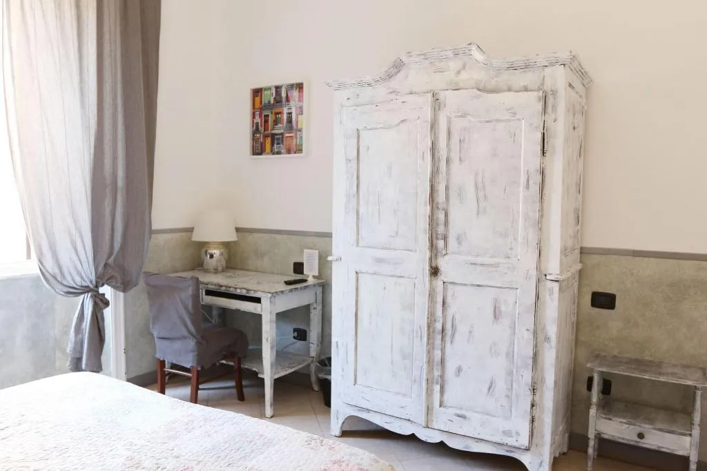 Room, Relais Indipendenza, Naples