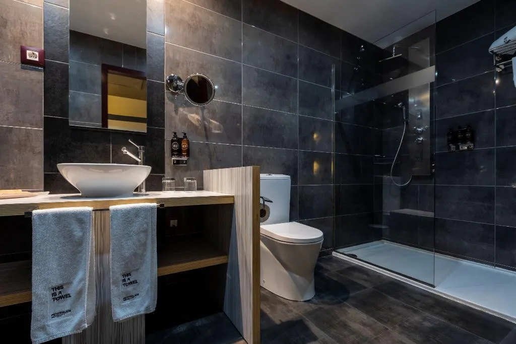 QUADRUPLE STANDARD Room, Petit Palace Santa Barbara, Madrid