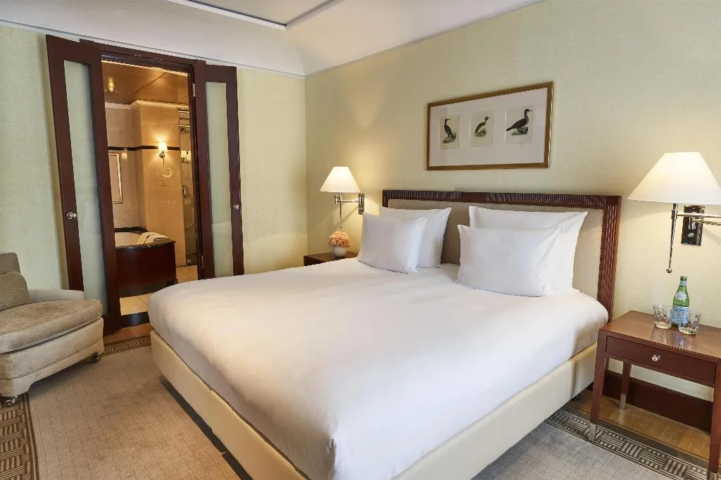 Room EXECUTIVE Room, Adlon Kempinski Berlin, Berlin