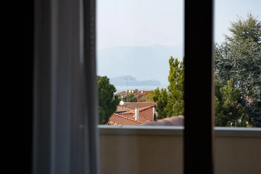 DOUBLE SUPERIOR Room, Hotel Gardenia Sirmione, Milan