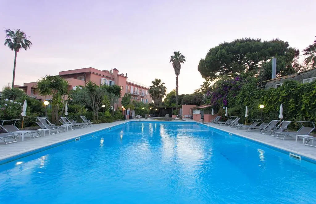 Pool, Eden Park, Naples