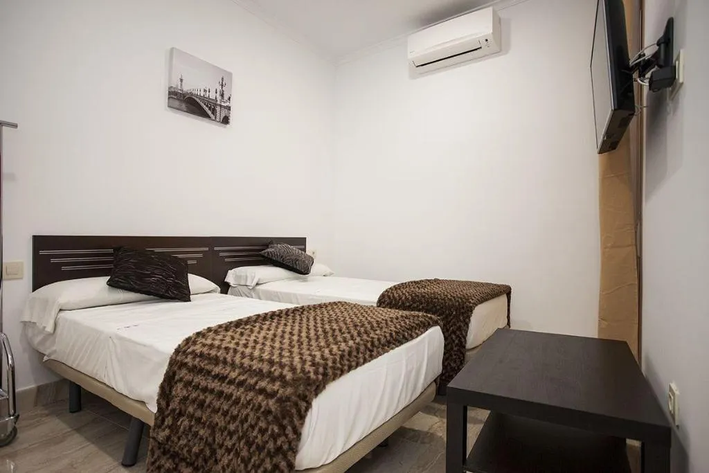 Room, Hostal Rincon De Sol, Madrid
