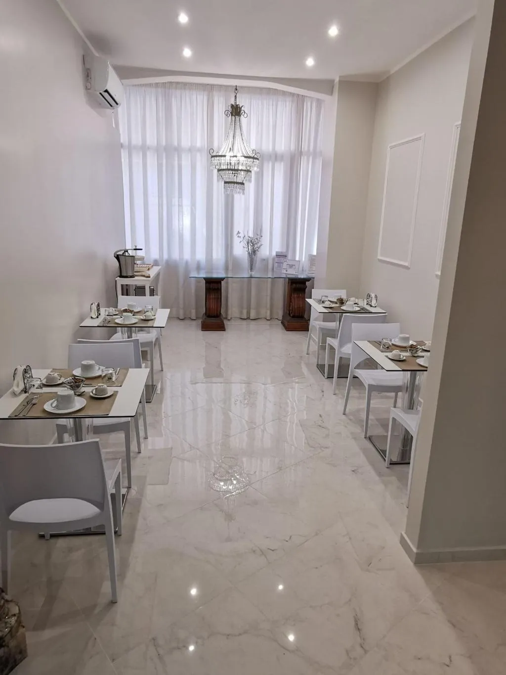 Restaurant, Residenza Borbonica, Naples