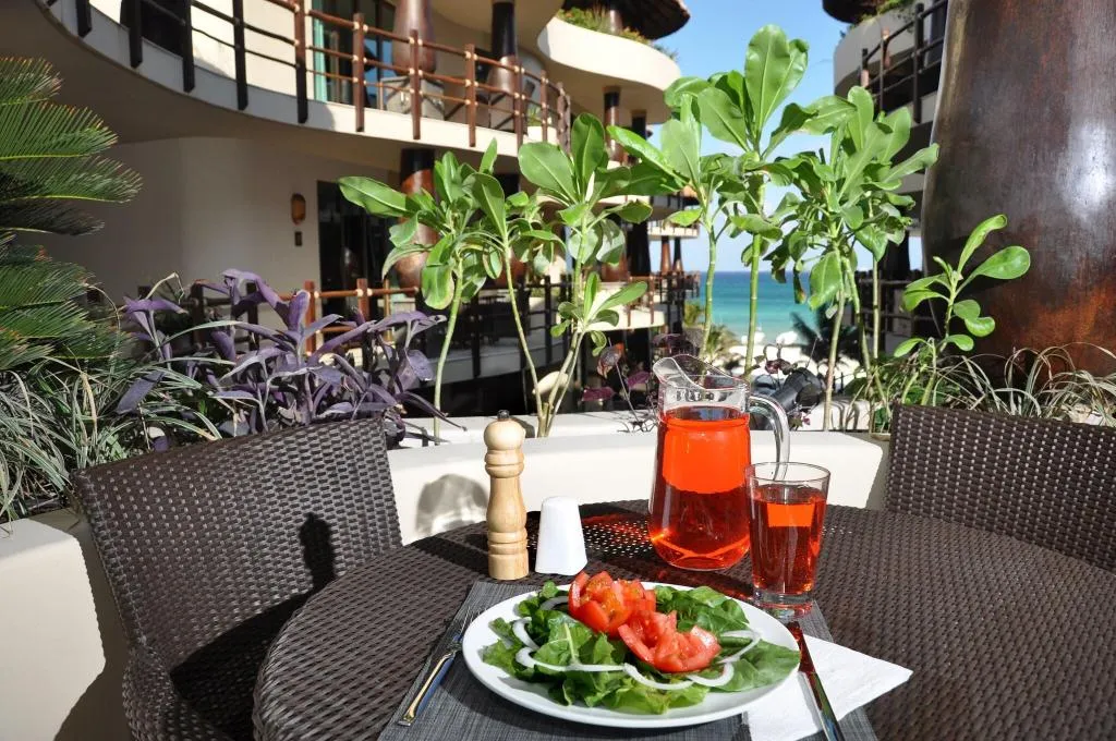 TWIN DELUXE Room, El Taj Ocean Front and Beachside Condo Hotel, Playa Del Carmen
