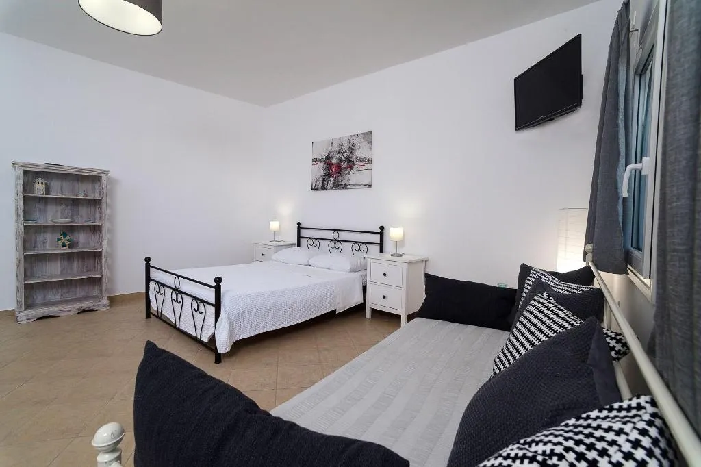 Room, Aelia Suites, Santorini