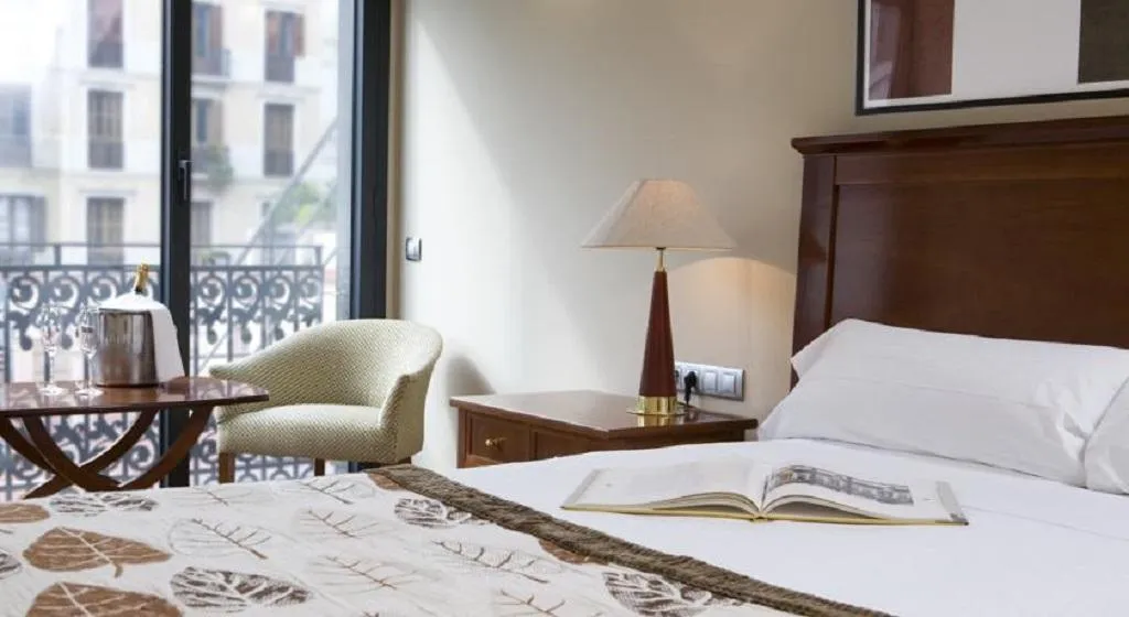 APARTMENT CITY VIEW Room, Majestic Hotel & Spa Barcelona, Barcelona