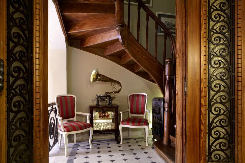 Lobby, Sweet Home, Athens