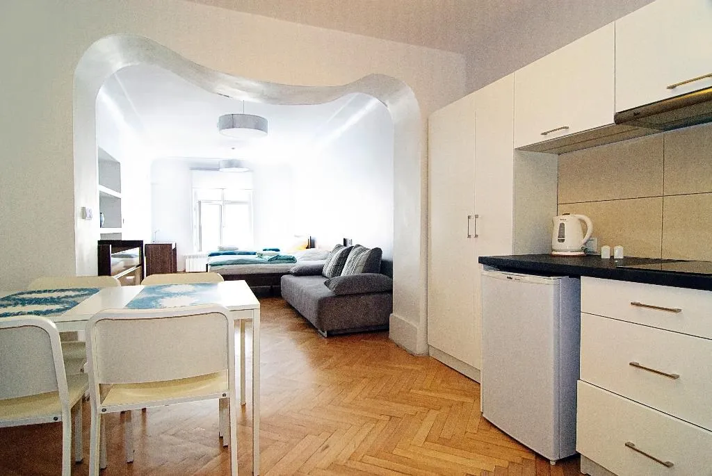 STUDIO CAPACITY 3 Room, P&J Tourist Apartments, Krakow