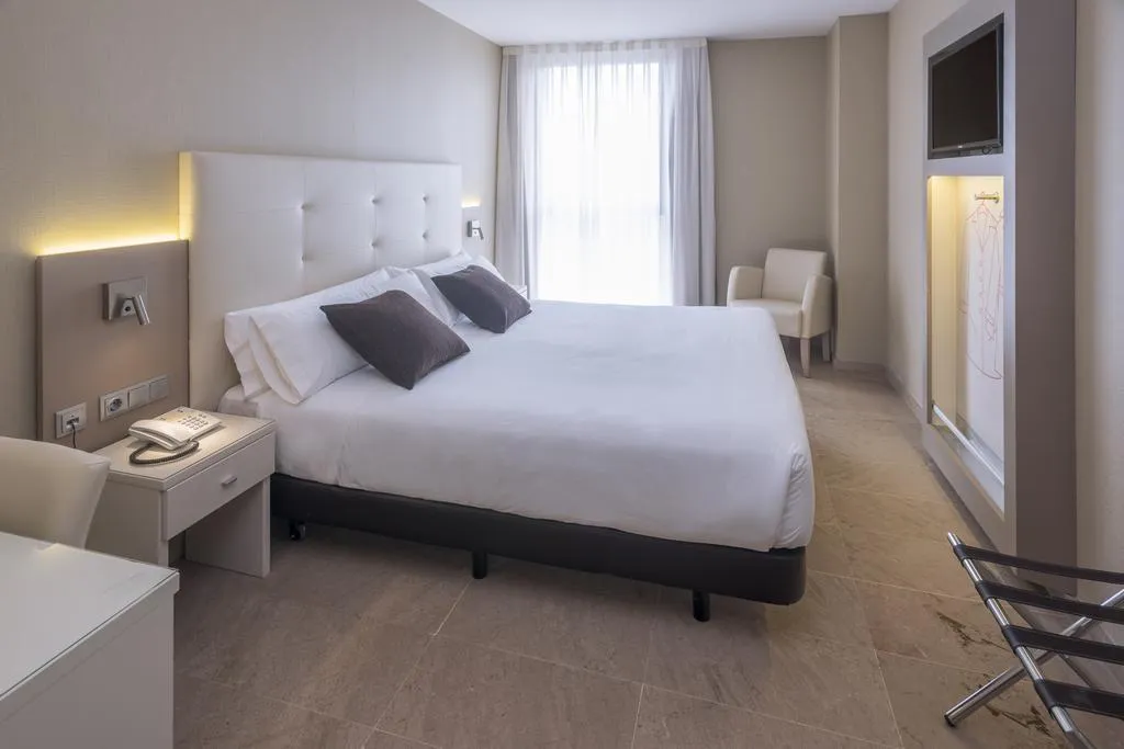 Room, Serhs del Port, Barcelona