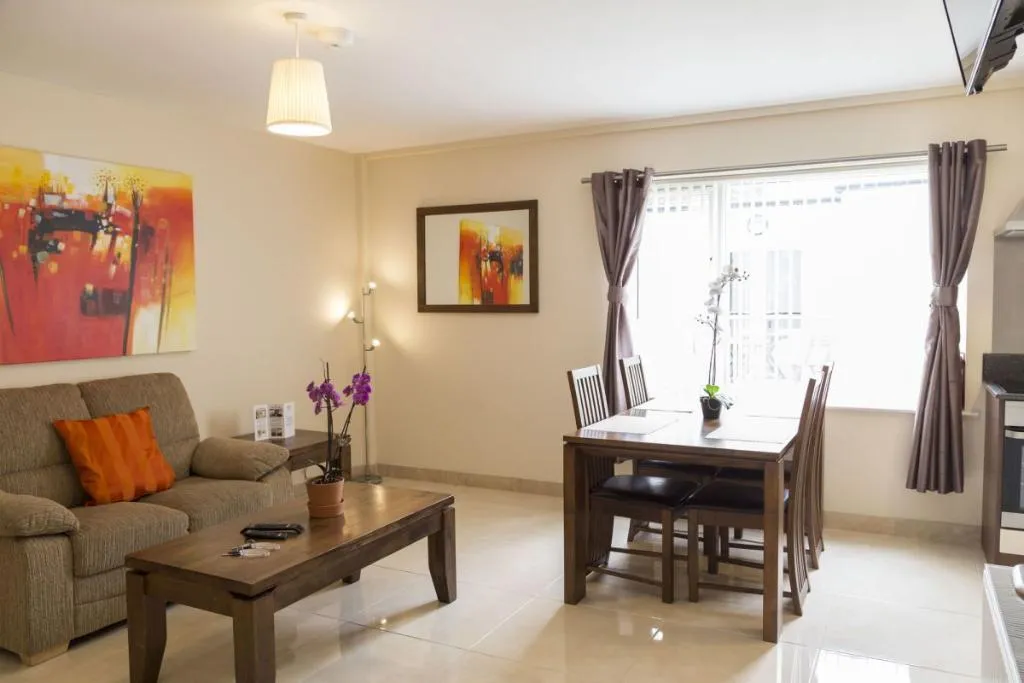 APARTMENT TWO BEDROOMS Room, Five Lamps Suites, Dublin