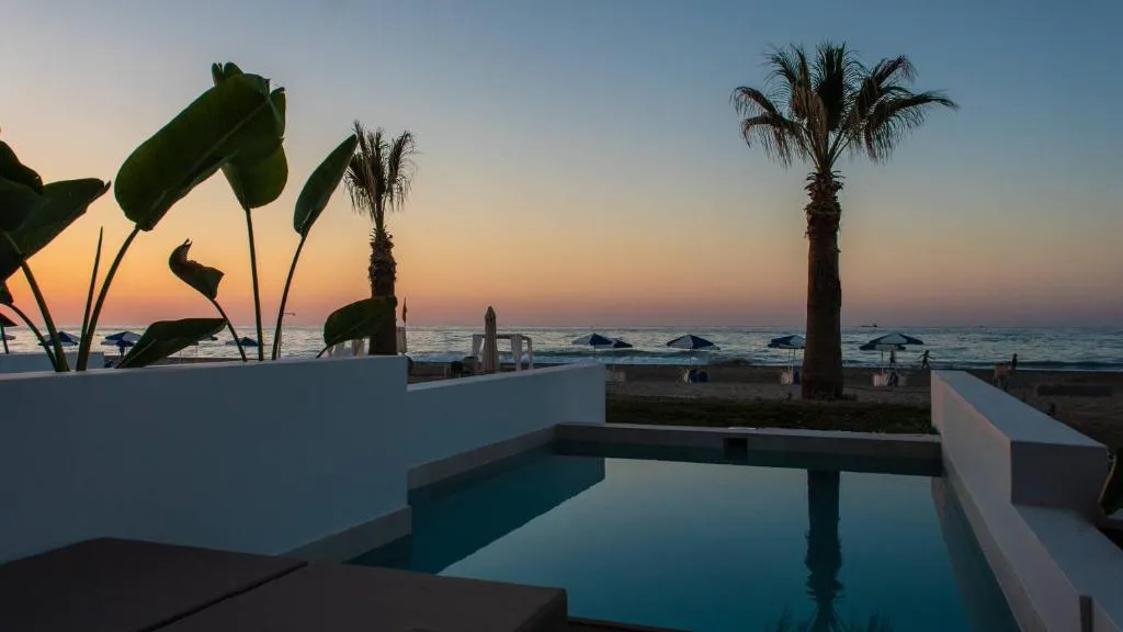 STUDIO WITH PRIVATE POOL Room, Iperion Beach, Crete