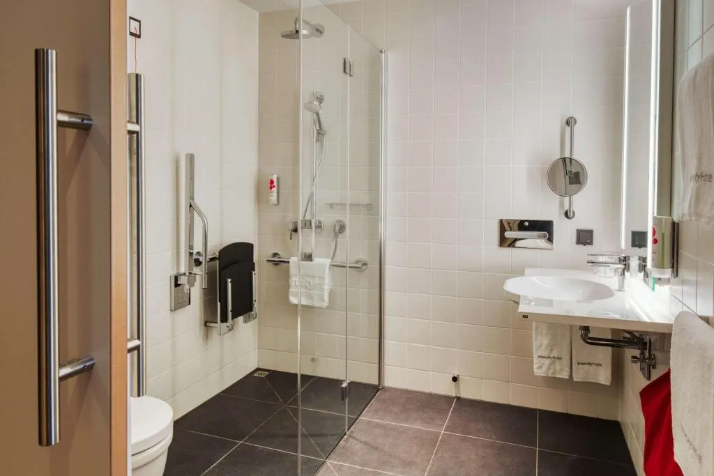 DOUBLE Accessible Room, IntercityHotel Amsterdam Airport, Amsterdam
