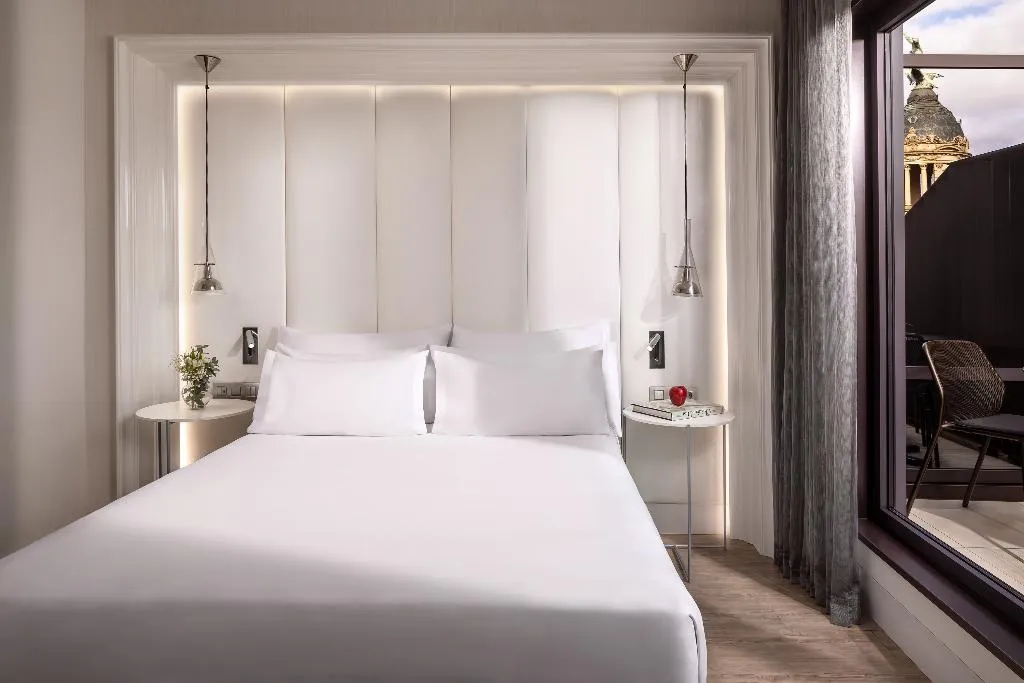 DOUBLE SUPERIOR WITH TERRACE Room, NH Collection Barcelona Gran Hotel Calderón, Barcelona