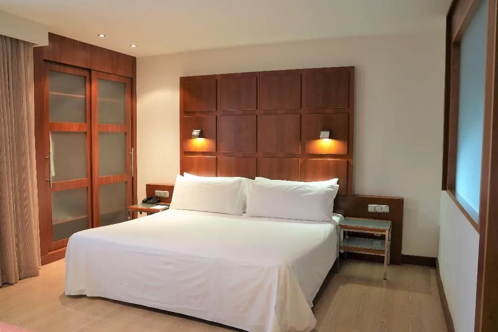 Room, Port Valencia Azafata, Valencia