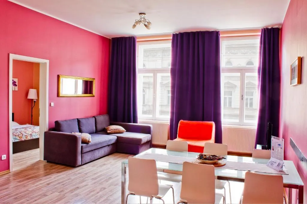 APARTMENT CAPACITY 4 Room, Royal Court Legerova, Prague